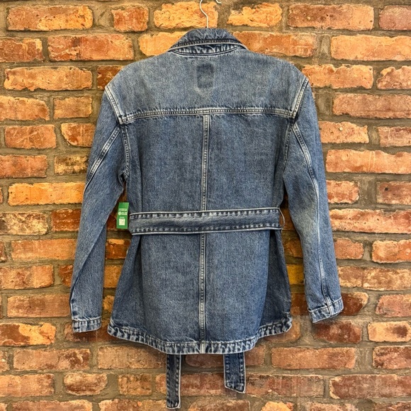 Gap Denim Jacket (NWT, never worn) - Picture 2 of 4